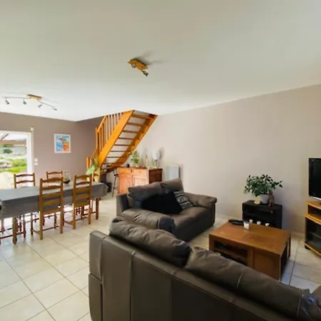 Bright House With Garden Near La Rochelle Holiday home *