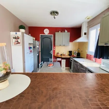 Bright House With Garden Near La Rochelle Holiday home